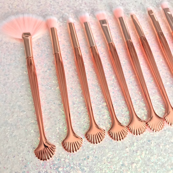 New Mermaid Seashell 10 Piece Makeup Brushes Set - Picture 4 of 5